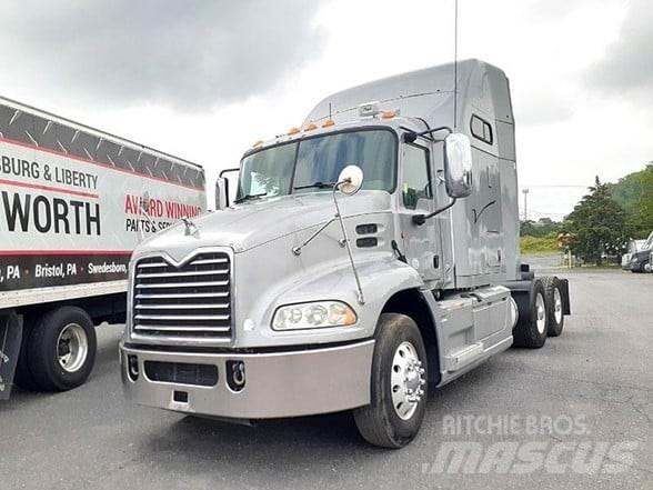 Mack PINNACLE CXU613 Tahače