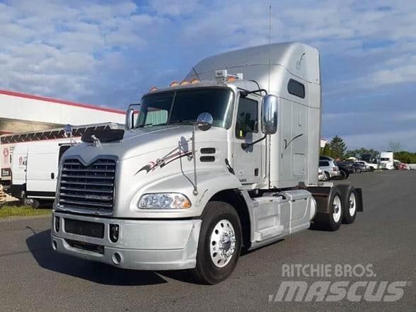Mack PINNACLE CXU613 Tahače