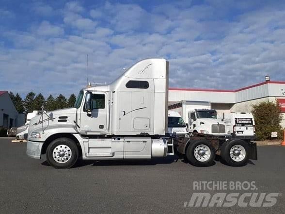 Mack PINNACLE CXU613 Tahače
