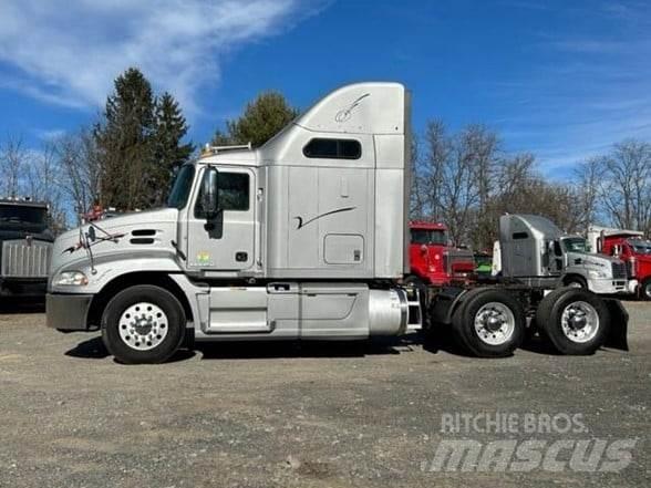 Mack PINNACLE CXU613 Tahače