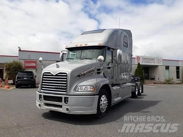 Mack PINNACLE CXU613 Tahače