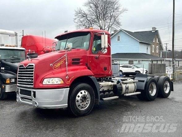 Mack PINNACLE CXU613 Tahače