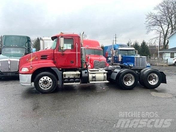 Mack PINNACLE CXU613 Tahače