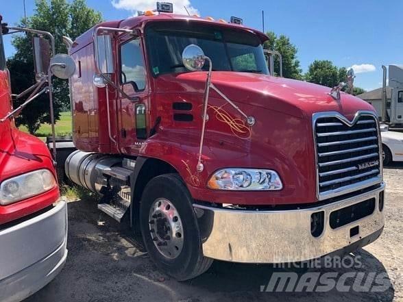 Mack PINNACLE CXU613 Tahače