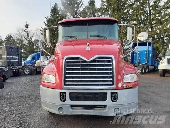 Mack PINNACLE CXU613 Tahače