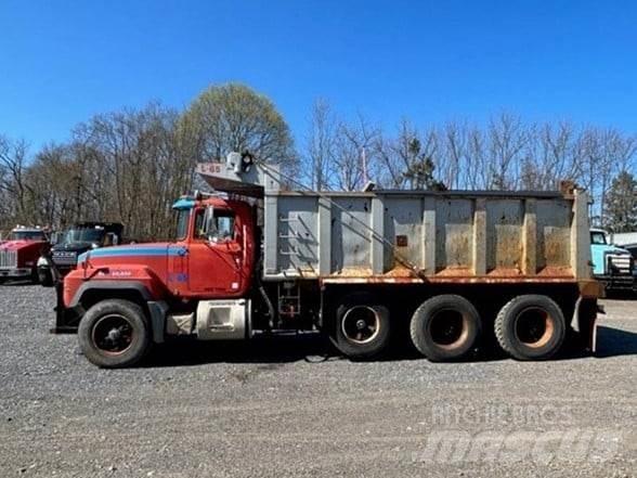 Mack RD688S Sklápěče