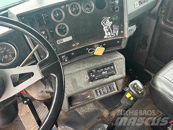 Mack RD688SX Sklápěče