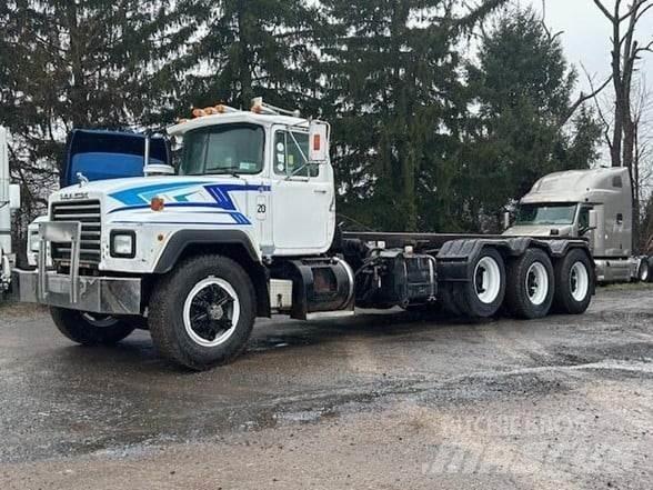 Mack RD690 Popelářské vozy