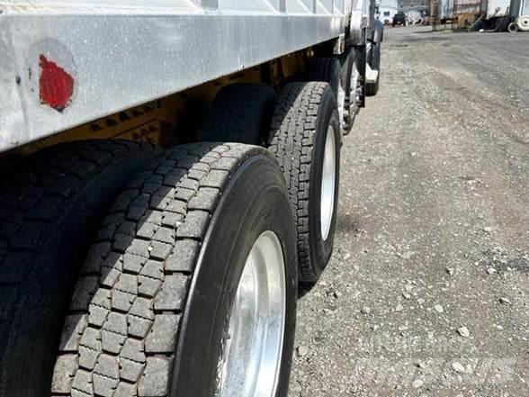 Peterbilt 567 Sklápěče
