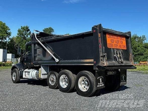 Peterbilt 567 Sklápěče