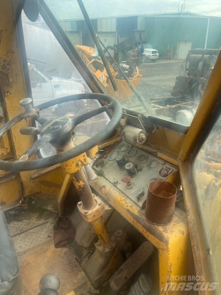 CAT 980 B Kolové nakladače