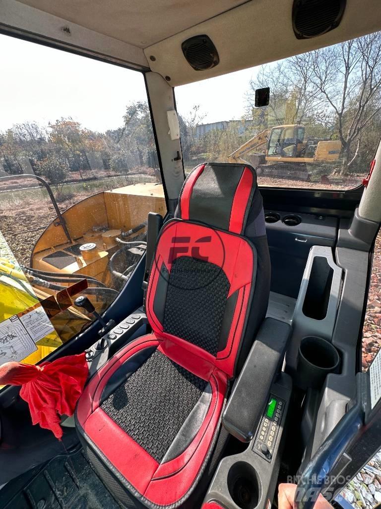 Komatsu PC 70-8 Pásová rýpadla