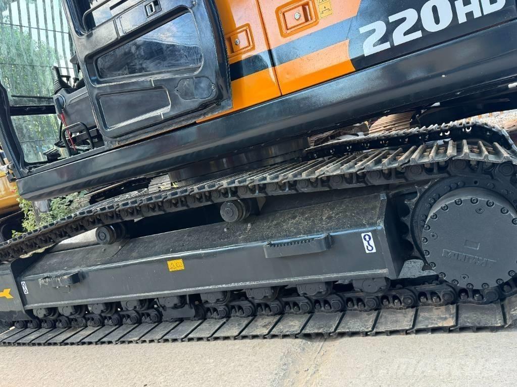 Hyundai 220HX Pásová rýpadla