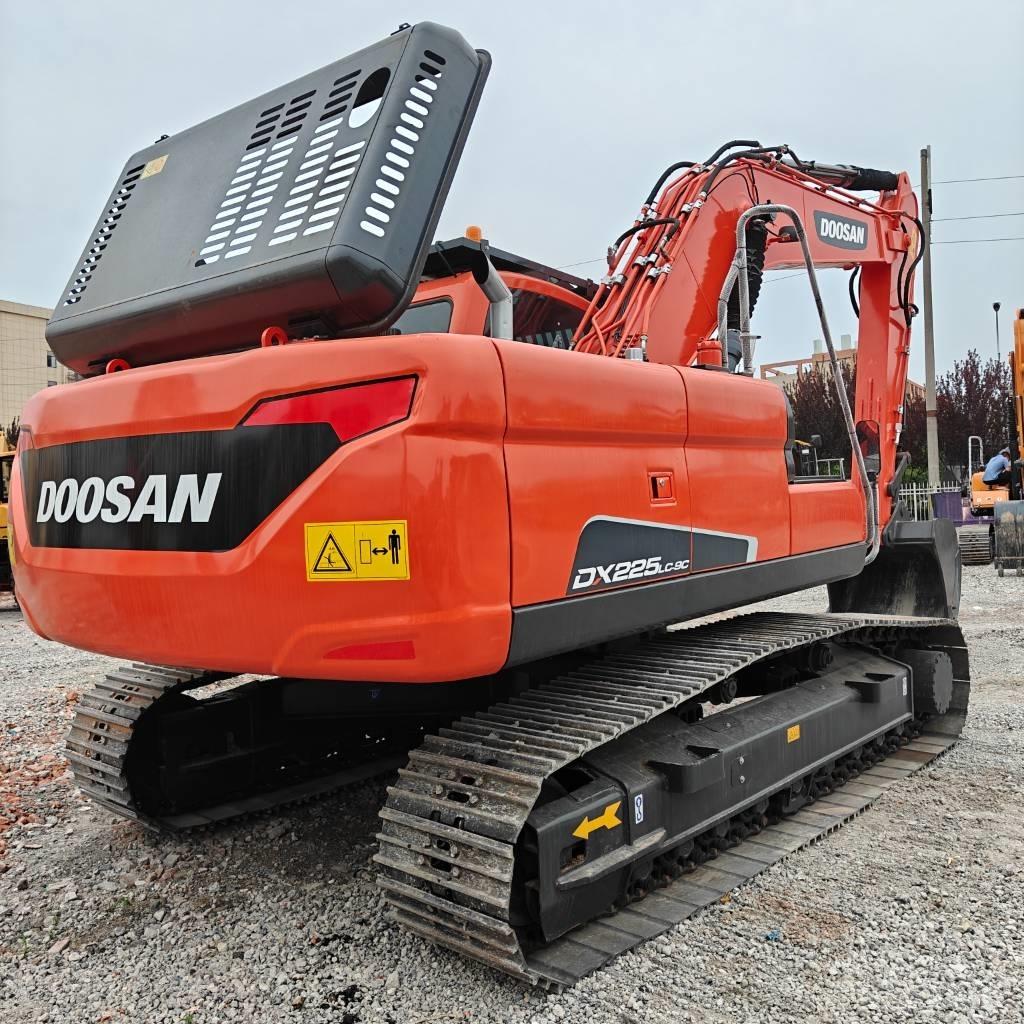 Doosan DX225LC-9C Pásová rýpadla