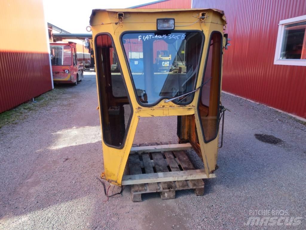 Fiat-Allis 345B Kabiny a interiér