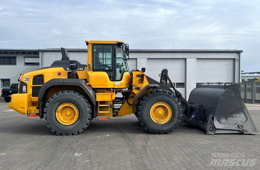 Volvo L110H - RENTAL Kolové nakladače