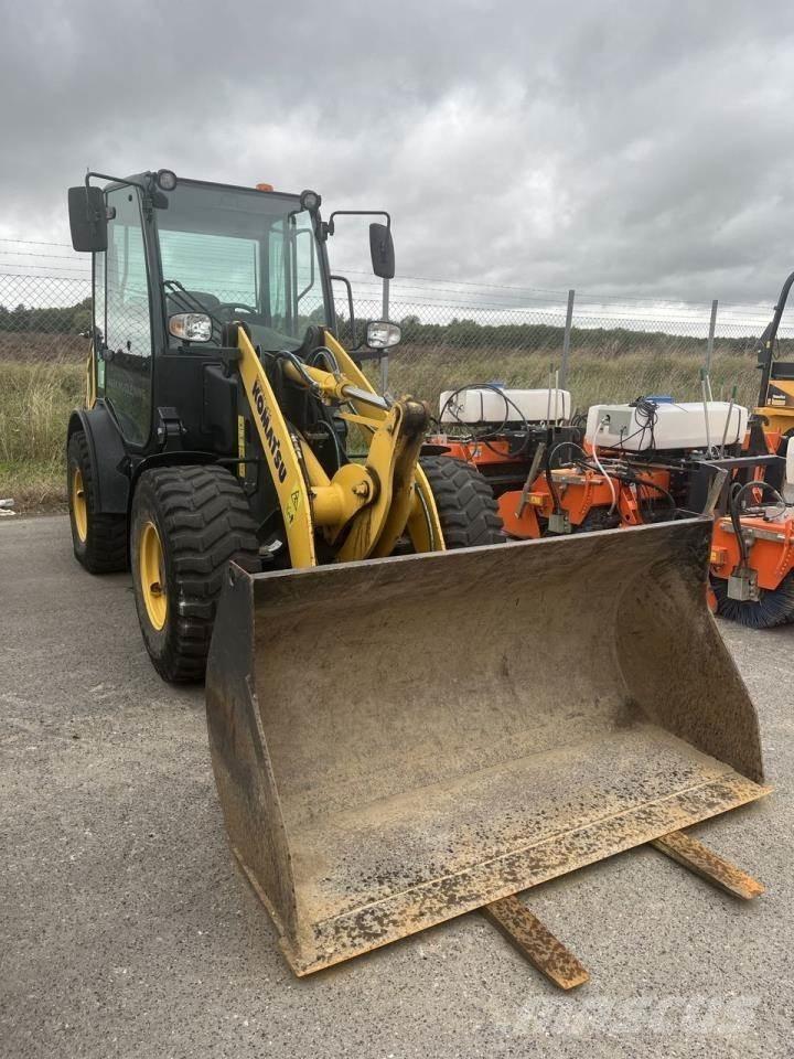 Komatsu WA70M-8EO Víceúčelové nakladače