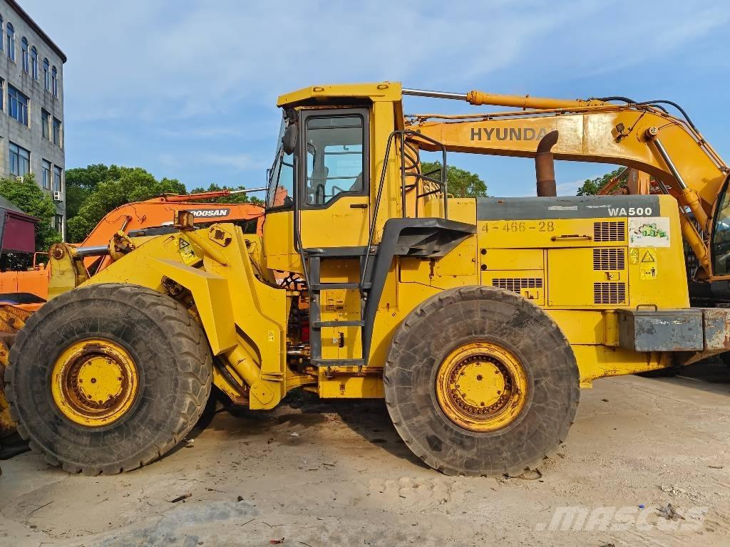 Komatsu WA 500 Kolové nakladače