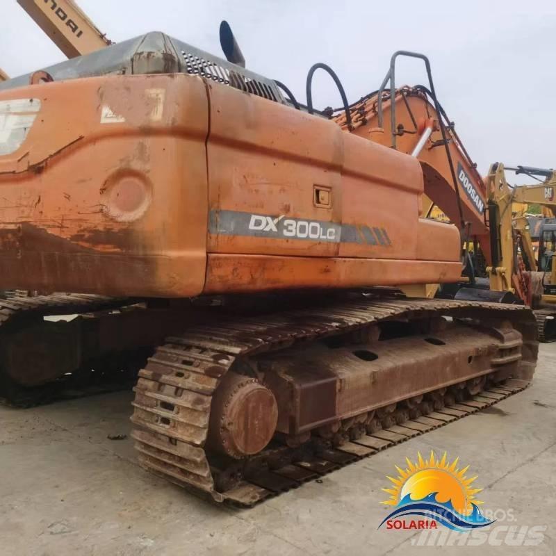 Doosan DX 300 LC Midi rýpadla 7t - 12t