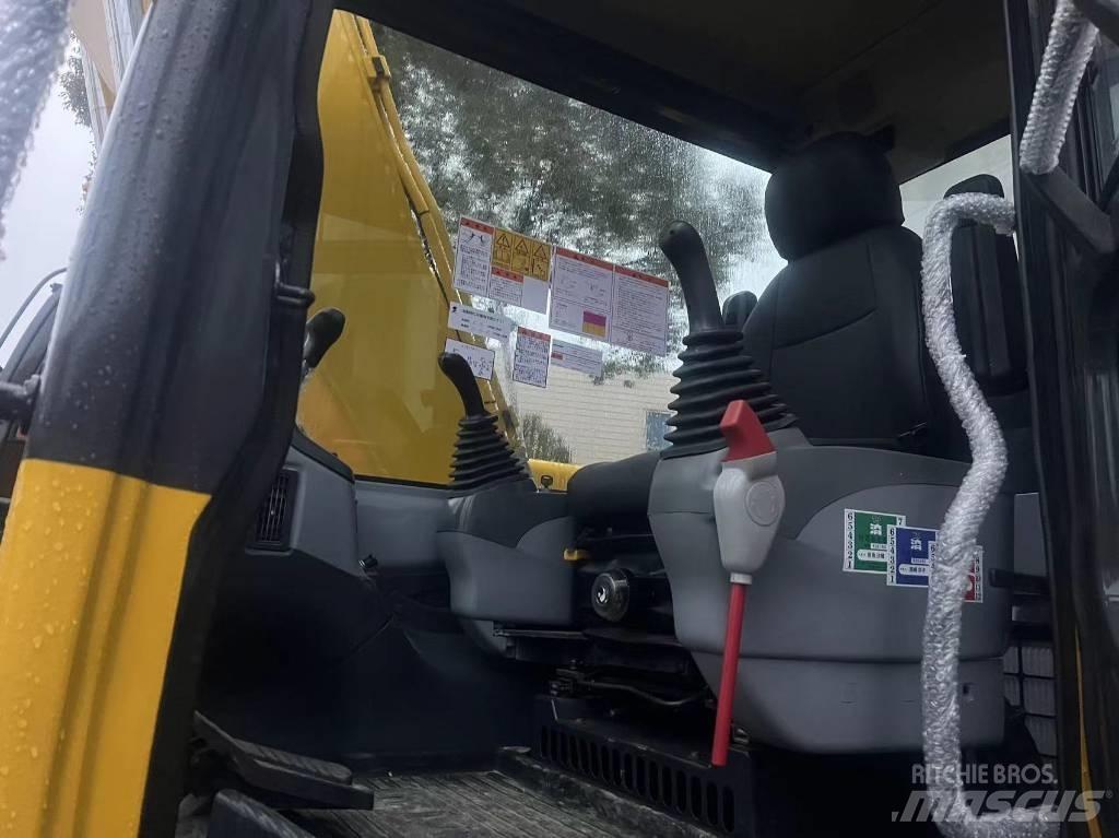 Komatsu PC 130 Midi rýpadla 7t - 12t