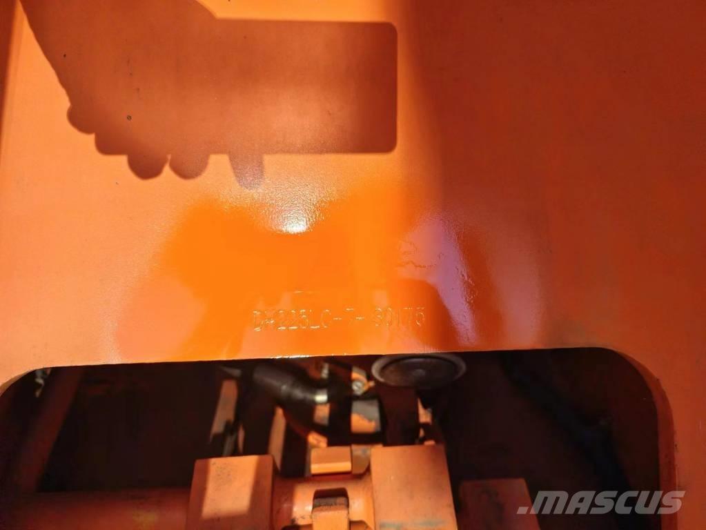 Doosan DH225LC-7 Pásová rýpadla
