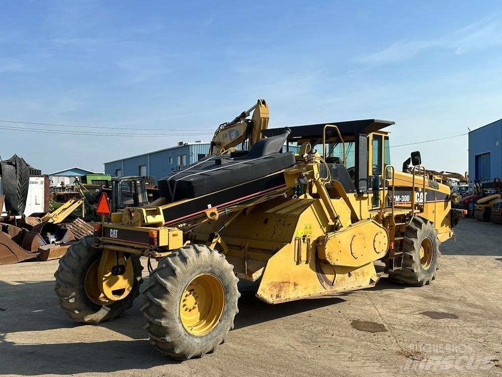 CAT RM 300 Recyklátory asfaltu