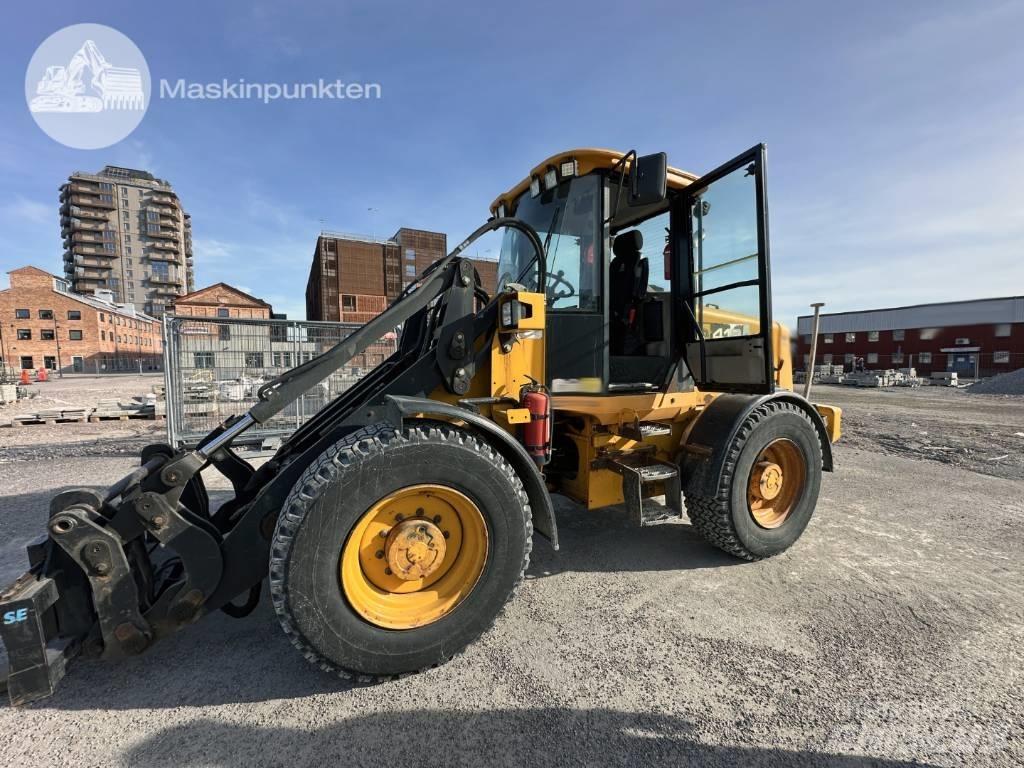 JCB 412 S Kolové nakladače