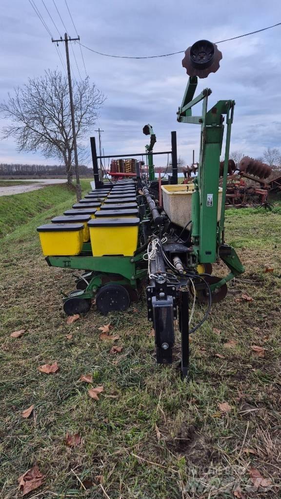 John Deere 1760 Sázecí stroje
