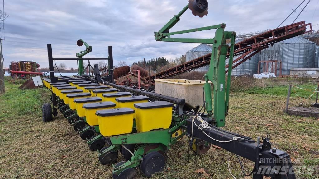 John Deere 1760 Sázecí stroje