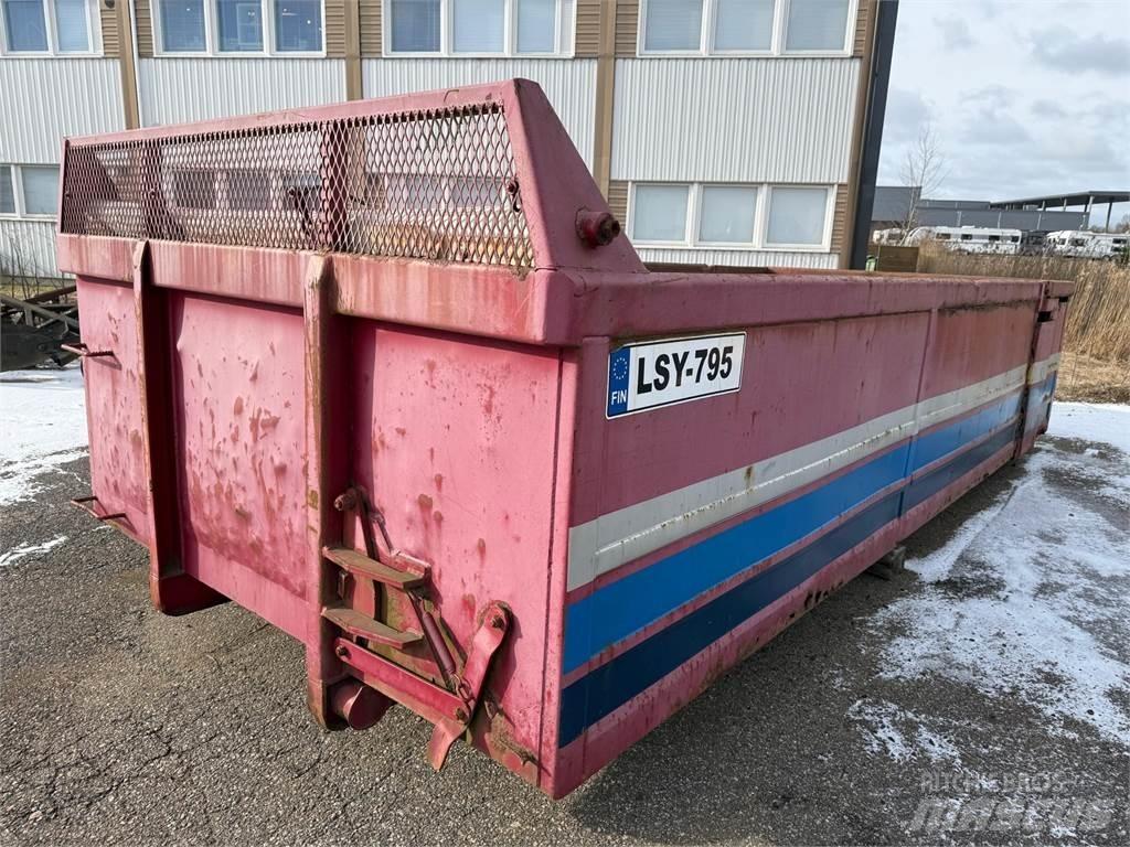 Sisu R500 8X2 Lanový nosič kontejnerů