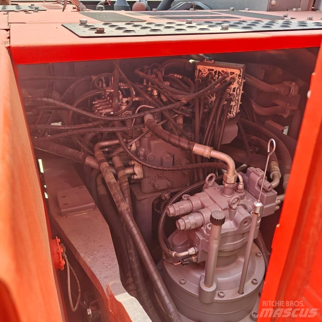 Hitachi 240LC-3 Pásová rýpadla
