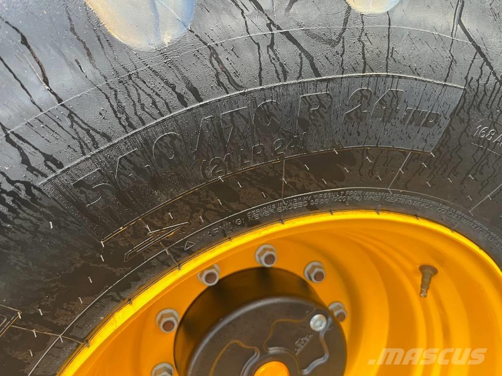 JCB 413 S Kolové nakladače