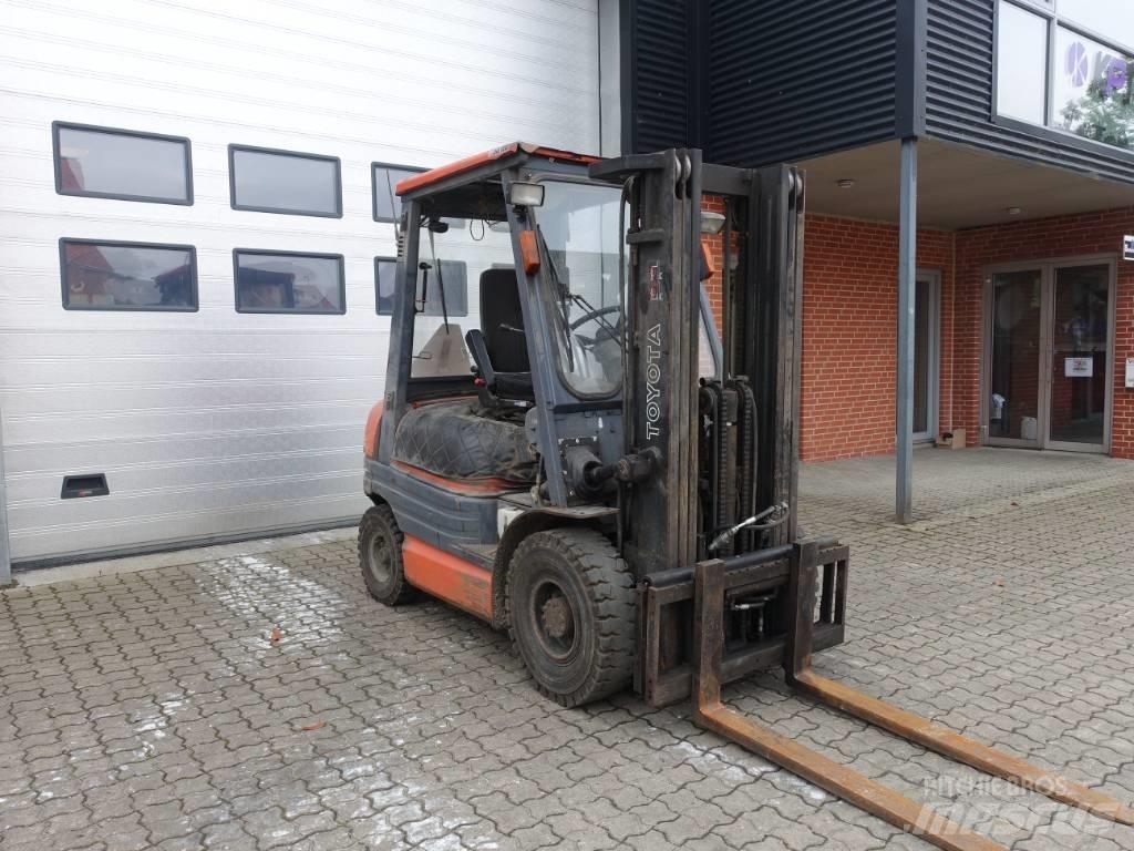 Toyota 02-6 FDF 25 Dieselové vozíky