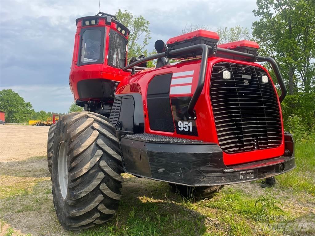 Komatsu 951 Harvestory