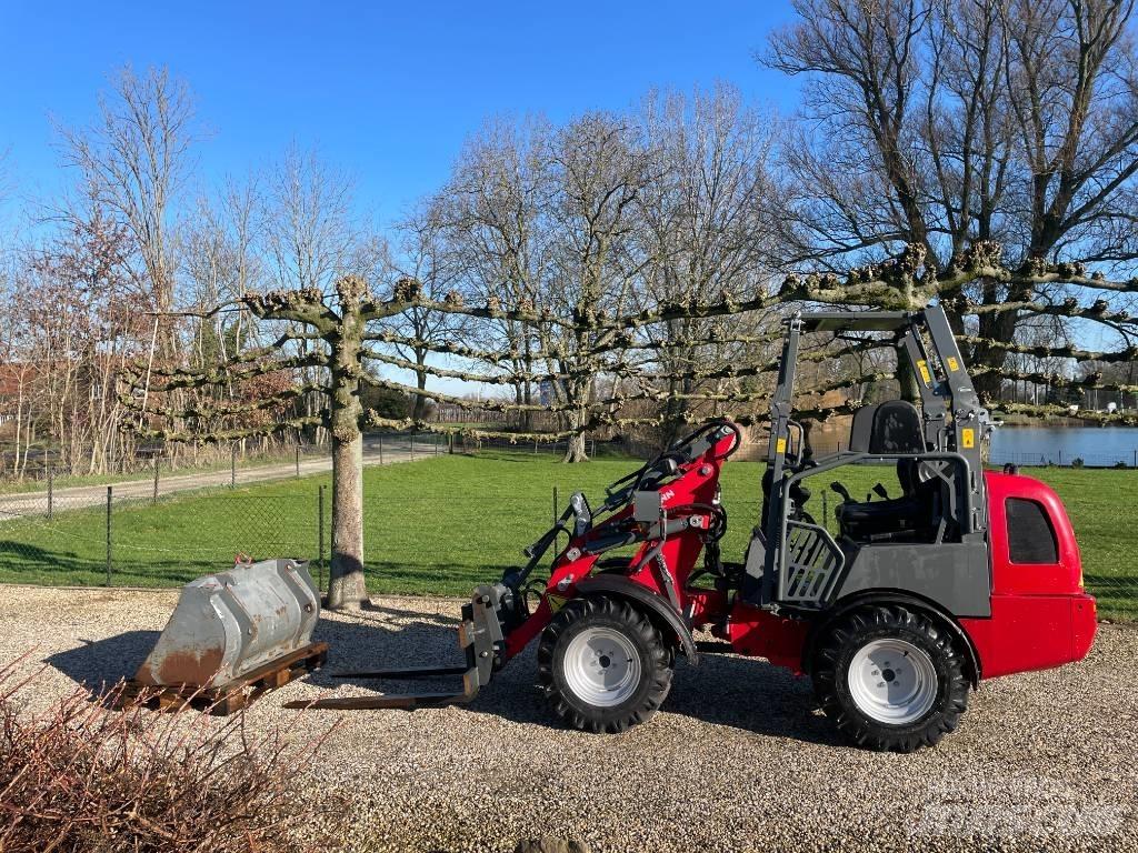 Weidemann 1260 Kolové nakladače