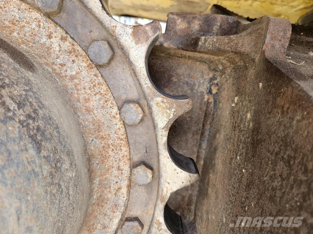 Komatsu PC210LC-8 Pásová rýpadla