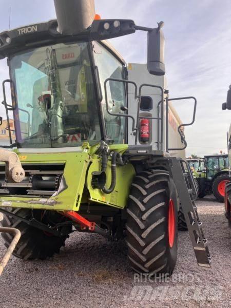 CLAAS TRION 530 Sklízecí mlátičky