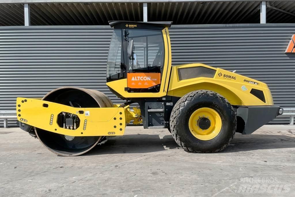 Bomag BW 213 D-5 Tahačové válce