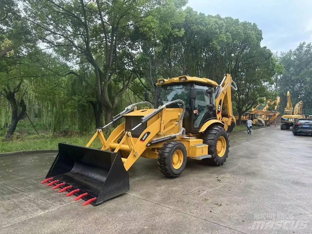 CAT 420F Rýpadlo-nakladače