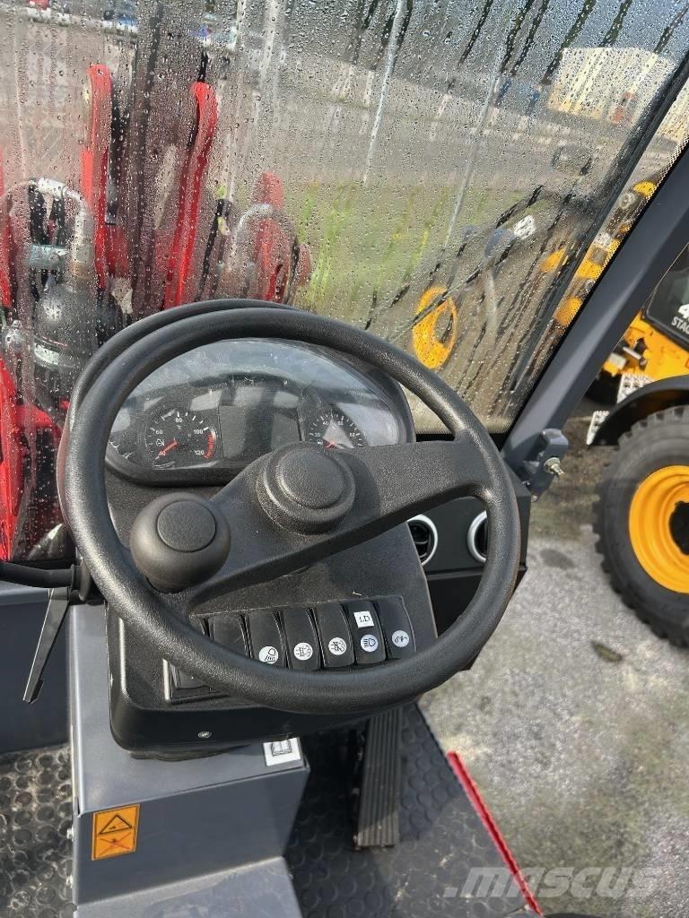 Flexitrac 1248 Cab Víceúčelové nakladače