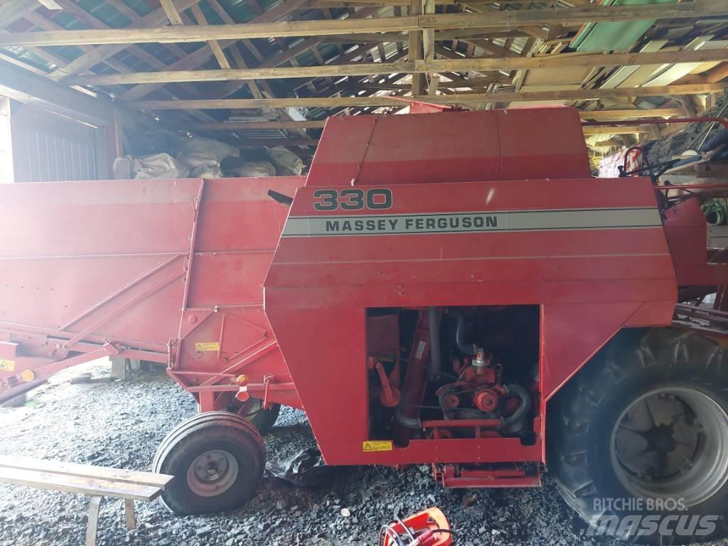 Massey Ferguson 330 Sklízecí mlátičky
