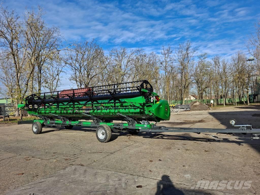 John Deere S7 900 Sklízecí mlátičky