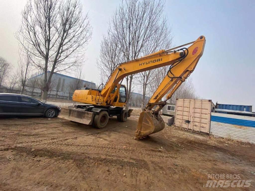 Hyundai R210WD Kolová rýpadla