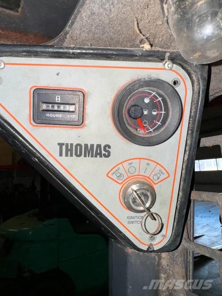 Thomas T153 Smykem řízené nakladače