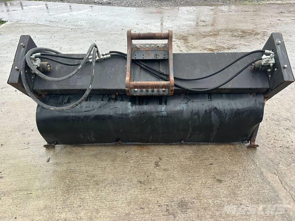 Engcon SR2000-S60 Zametací kartáče