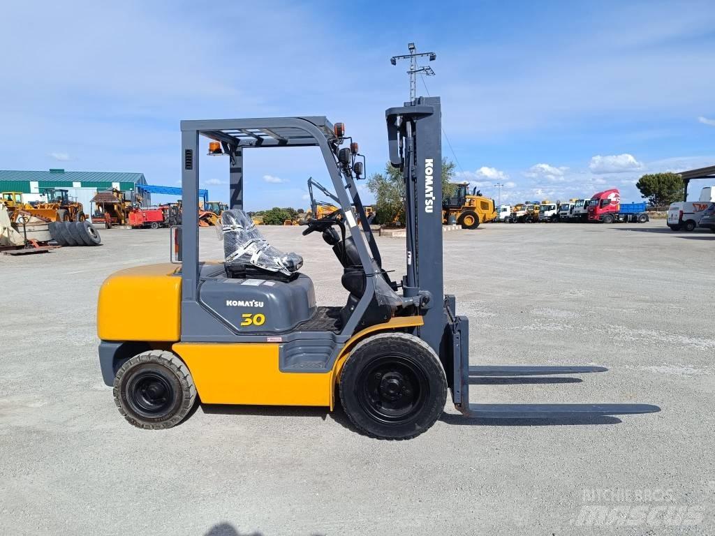 Komatsu FD30T-14 Další