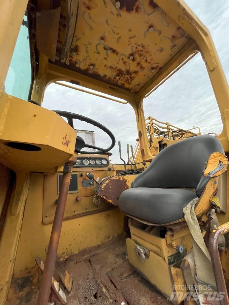 CAT 615 C Skrejpry