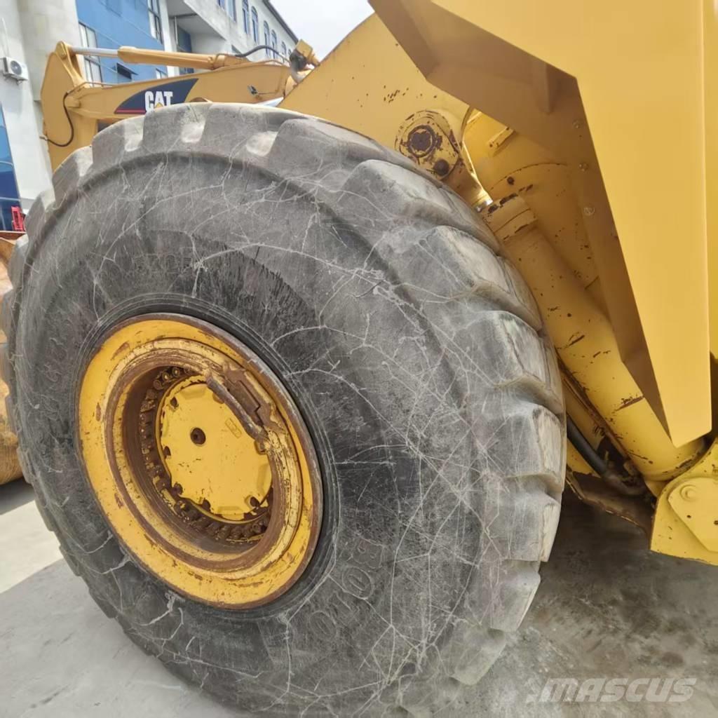 Komatsu WA 500-3 Kolové nakladače