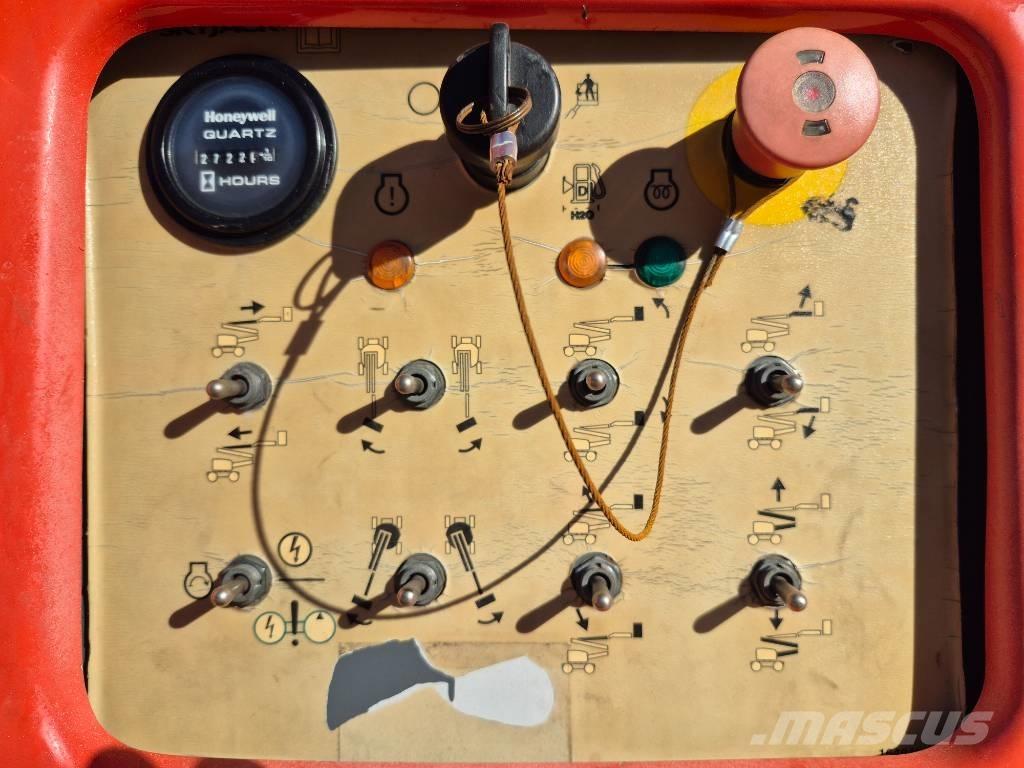 SkyJack SJ 63 AJ Kloubové plošiny