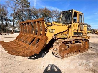 CAT 973 LGP Pásové nakladače